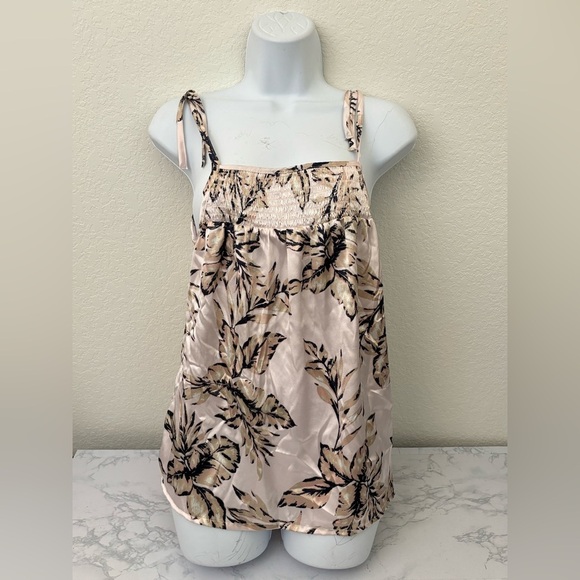 rachel ashwell Tops - Rachel Ashwell Floral Strappy Top Women’s Small Peach Metallic Pullover​​